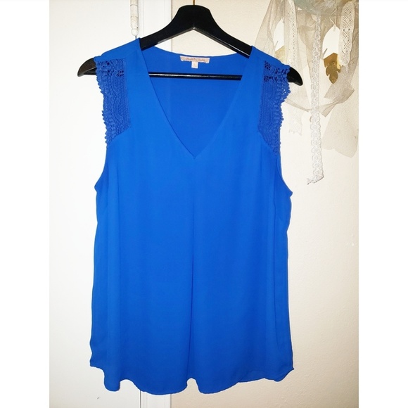Gibson Latimer Blue Flowy Blouse - Picture 1 of 4